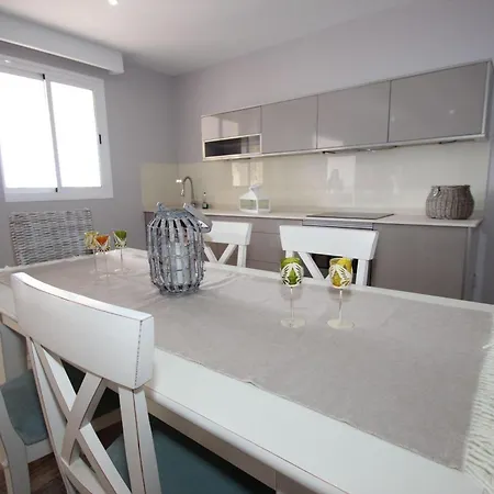 Apartamento Mit Terrasse, Pool Und Garten