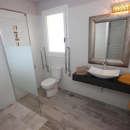Apartamento Mit Terrasse, Pool Und Garten *