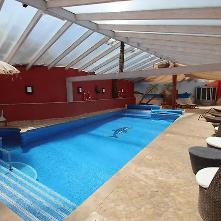 Mit Terrasse, Pool Und Garten *