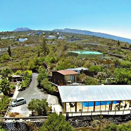 Mit Terrasse, Pool Und Garten
