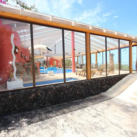 Mit Terrasse, Pool Und Garten Appartement